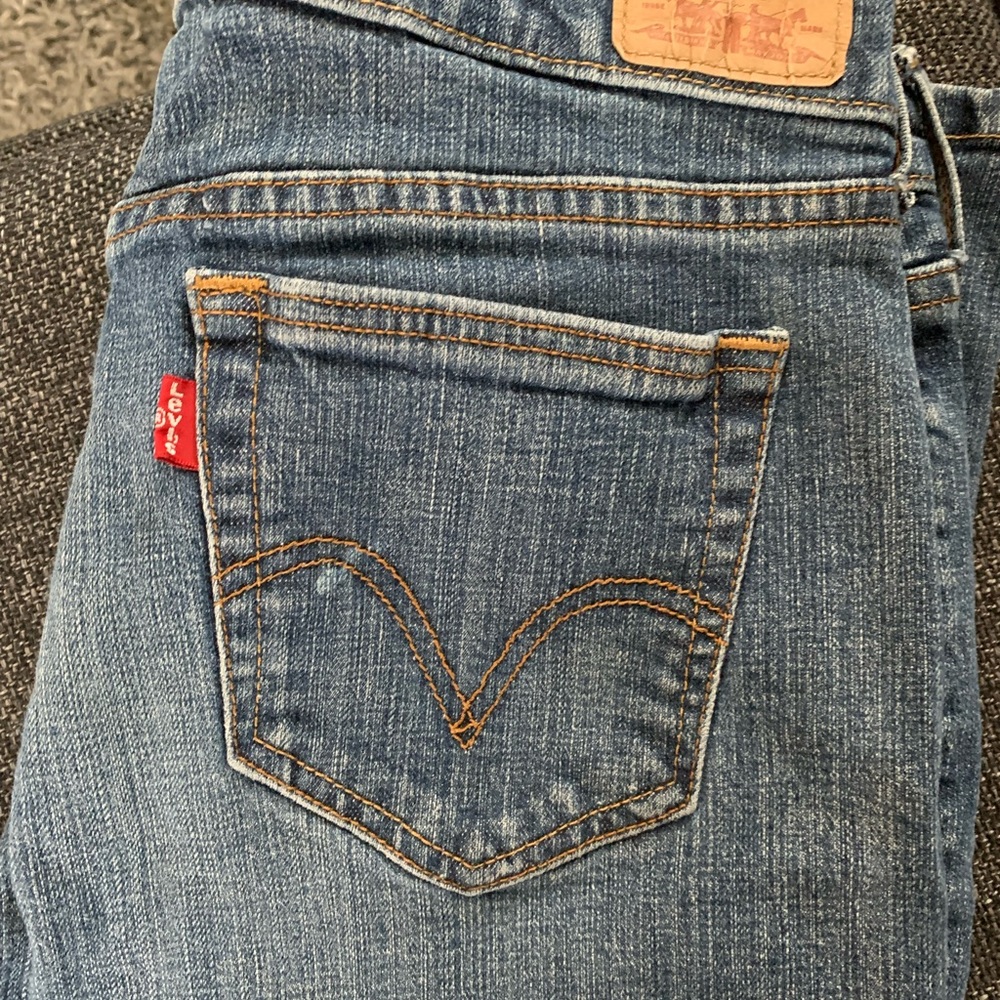 Levi’s Womens jeans 8